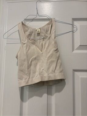 Bozzolo Cream Ribbed V-Notch Crop Top